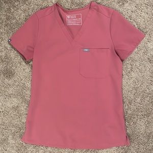 Breast cancer Quartz Fig scrub top
